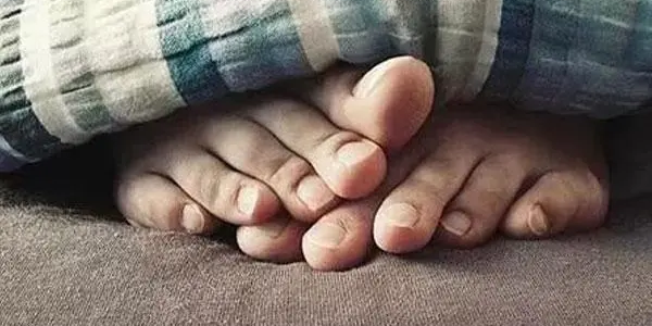 一脫鞋子就尷尬？腳臭的4大原因和解決妙招！